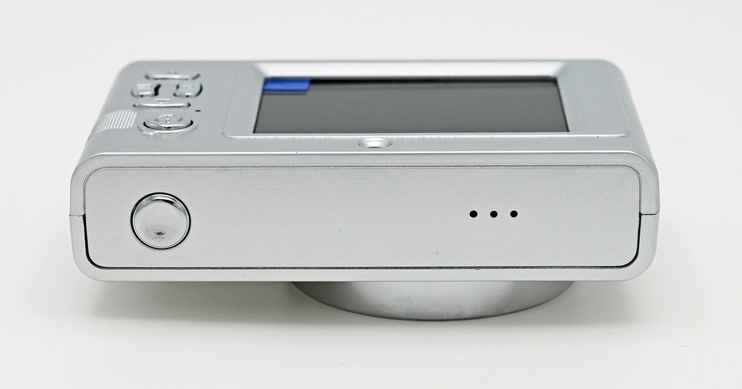 Compact Digital Camera 48MP Silver Retro Style Point &amp; Shoot Camera with Games- USB Charging