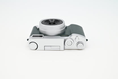Compact Digital Camera with a 2.4-Inch Flip Screen -Green